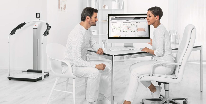 Delivering virtual group pre-treatment consultations